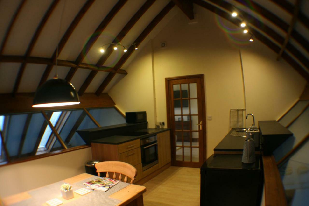 Hooters Apartment Ev Point 웨이드브리지 외부 사진